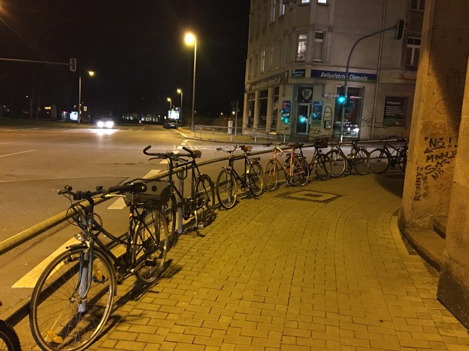 Gerade wieder eine halbe Stunde gesucht, um einen Parkplatz für's Fahrrad zu finden. #sonnenberg